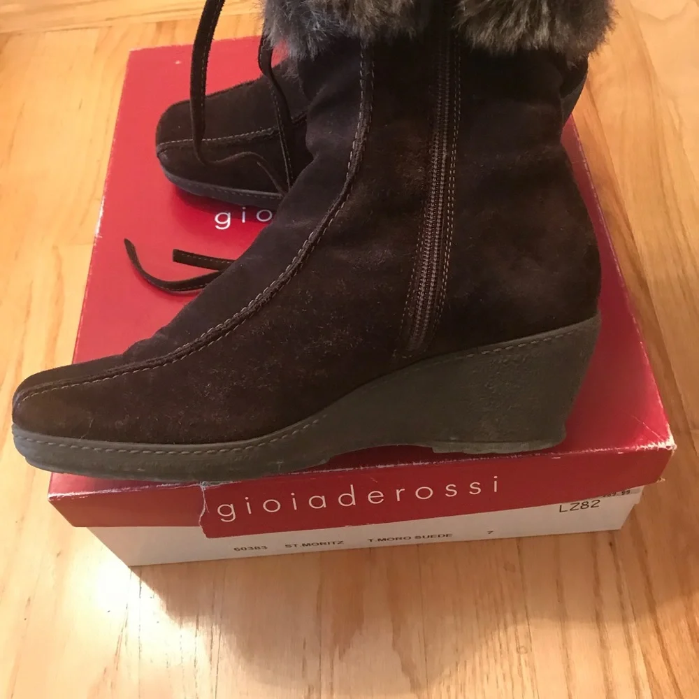 Vintage Y2K Gioia deRossi suede wedge boots with fur